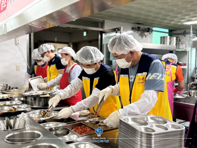 2025년 서구노인복지관 여름나기 보양식 나눔